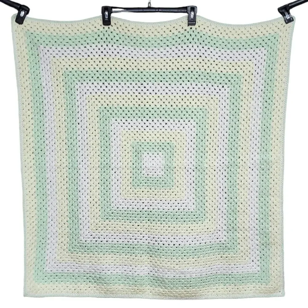 Beautiful Hand Made Crochet Baby Blanket Afghan Throw‎